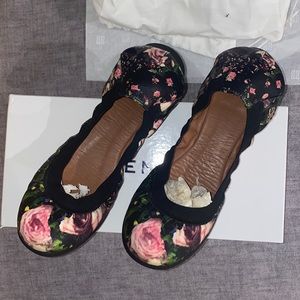 Givenchy Roses Camouflage Womens Flat Size 37.5/ 7.5